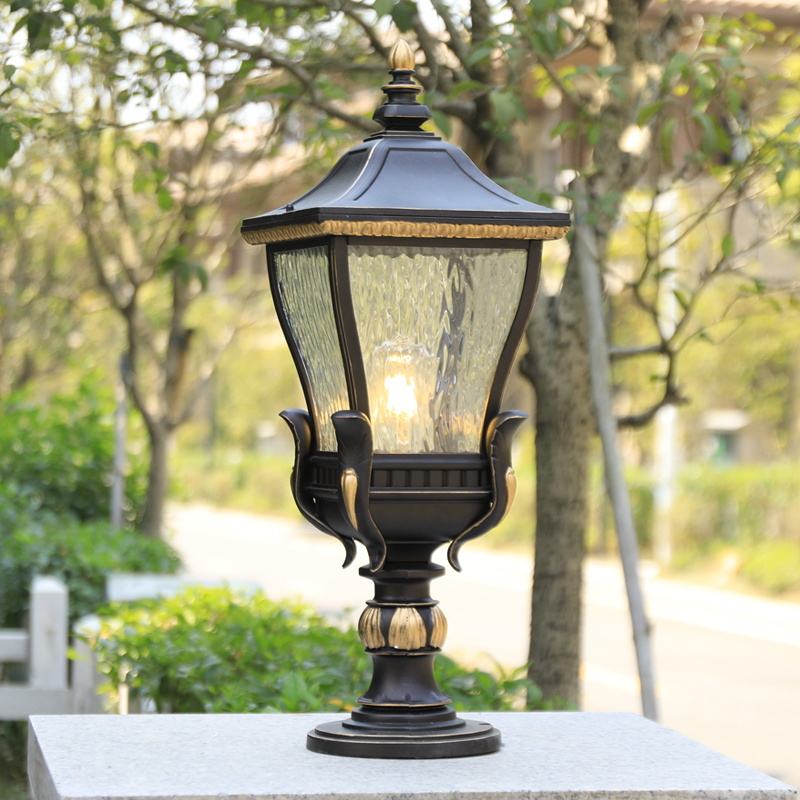 LumenCast | Lampadaire Extérieur – Design Moderne et Résistant