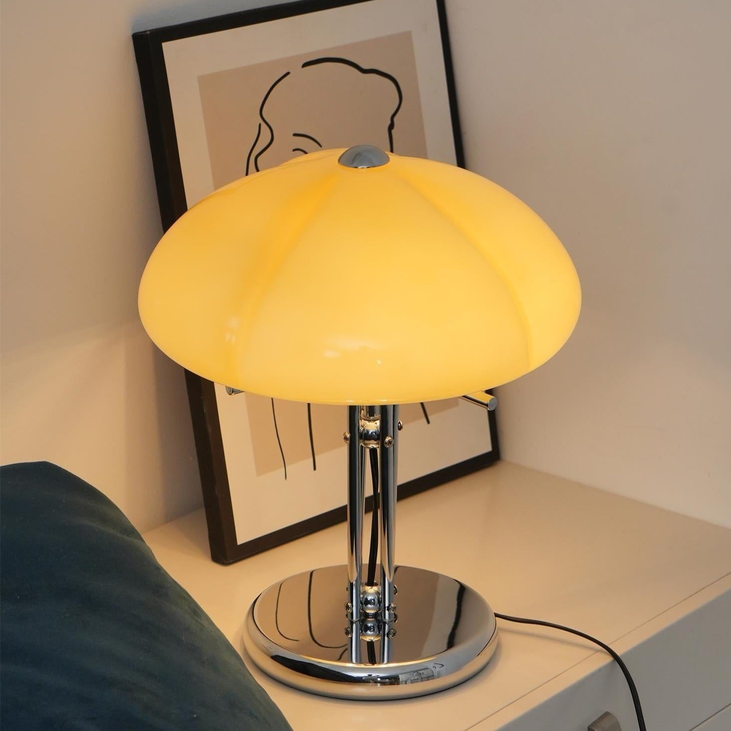 Améria | Lampe Bauhaus – Design Épuré et Lumière Ambiante
