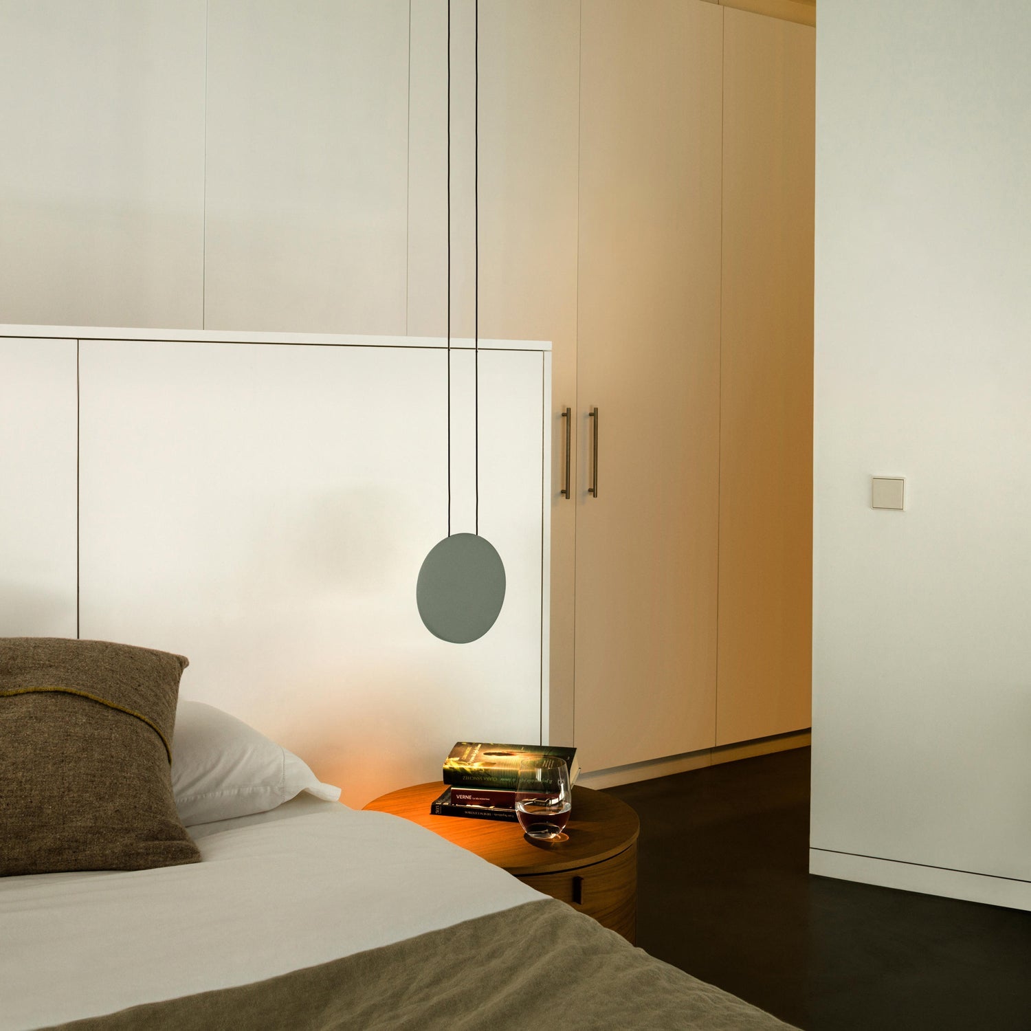Orbélis | Lampe Suspendue – Orbes flottants LED intégrée