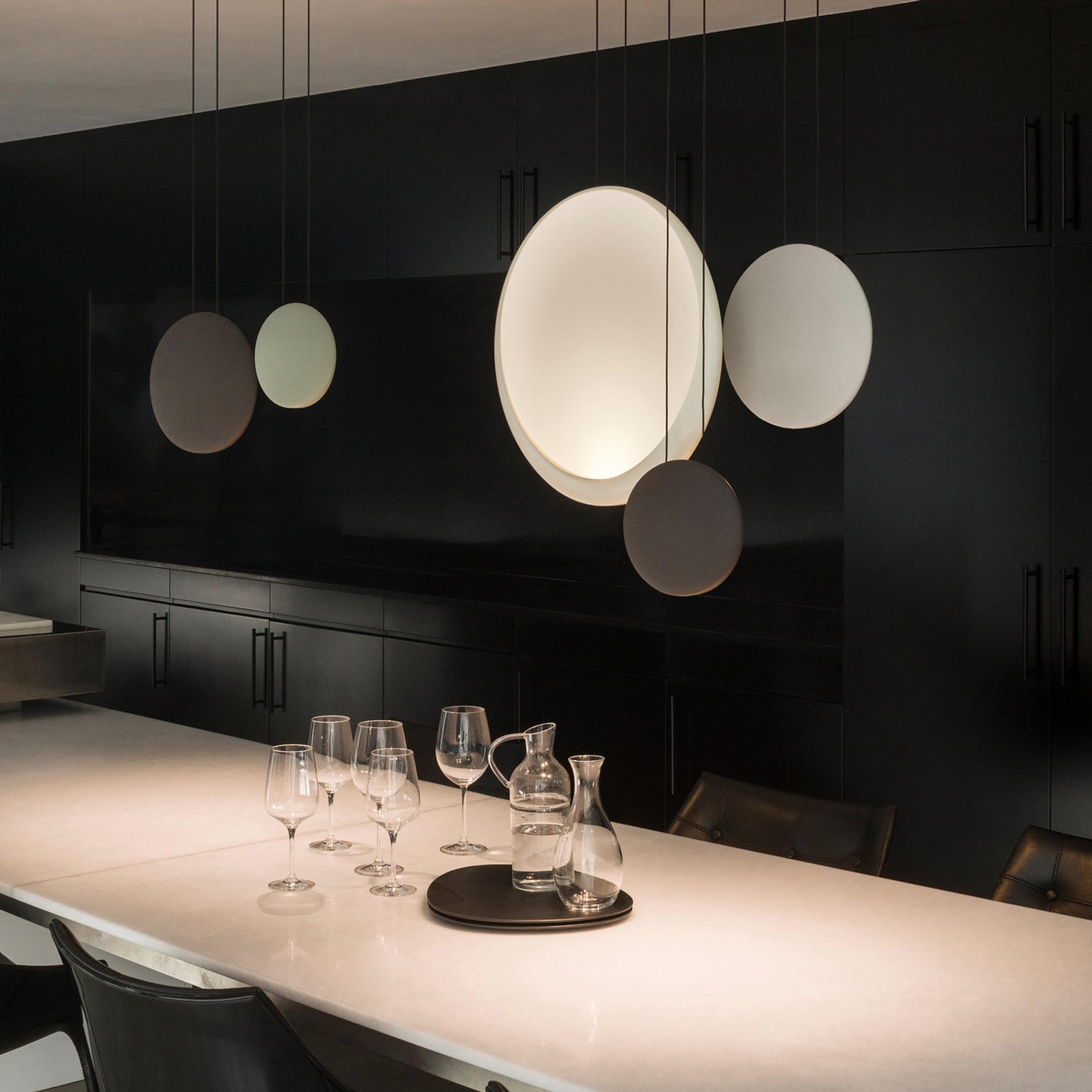 Orbélis | Lampe Suspendue – Orbes flottants LED intégrée