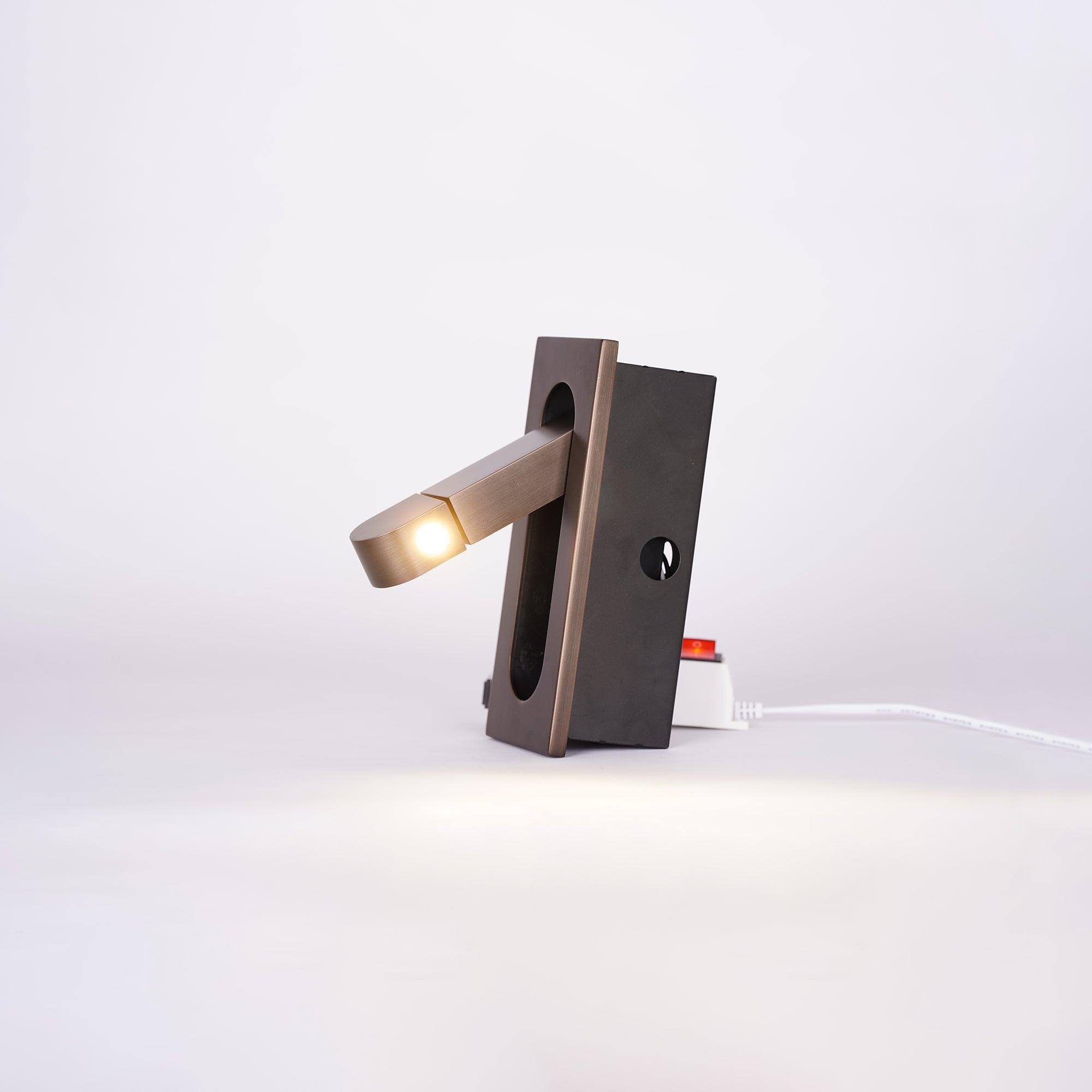 Oryva | Applique Murale LED – Tête Réglable et Confort de Lecture