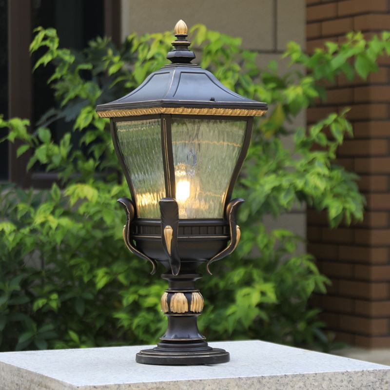LumenCast | Lampadaire Extérieur – Design Moderne et Résistant