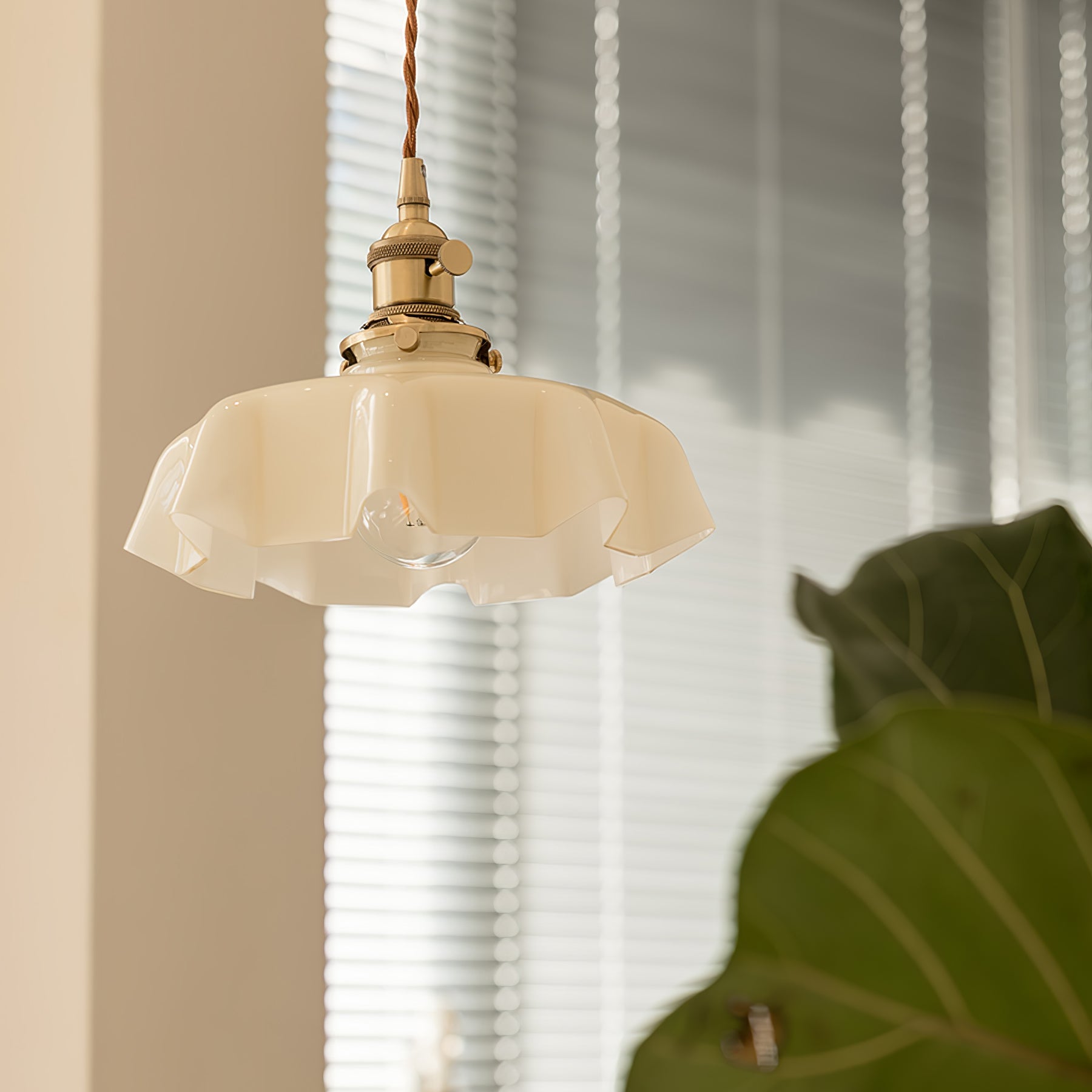 Plisséra | Suspension Vintage – Style Français et Charme Rétro