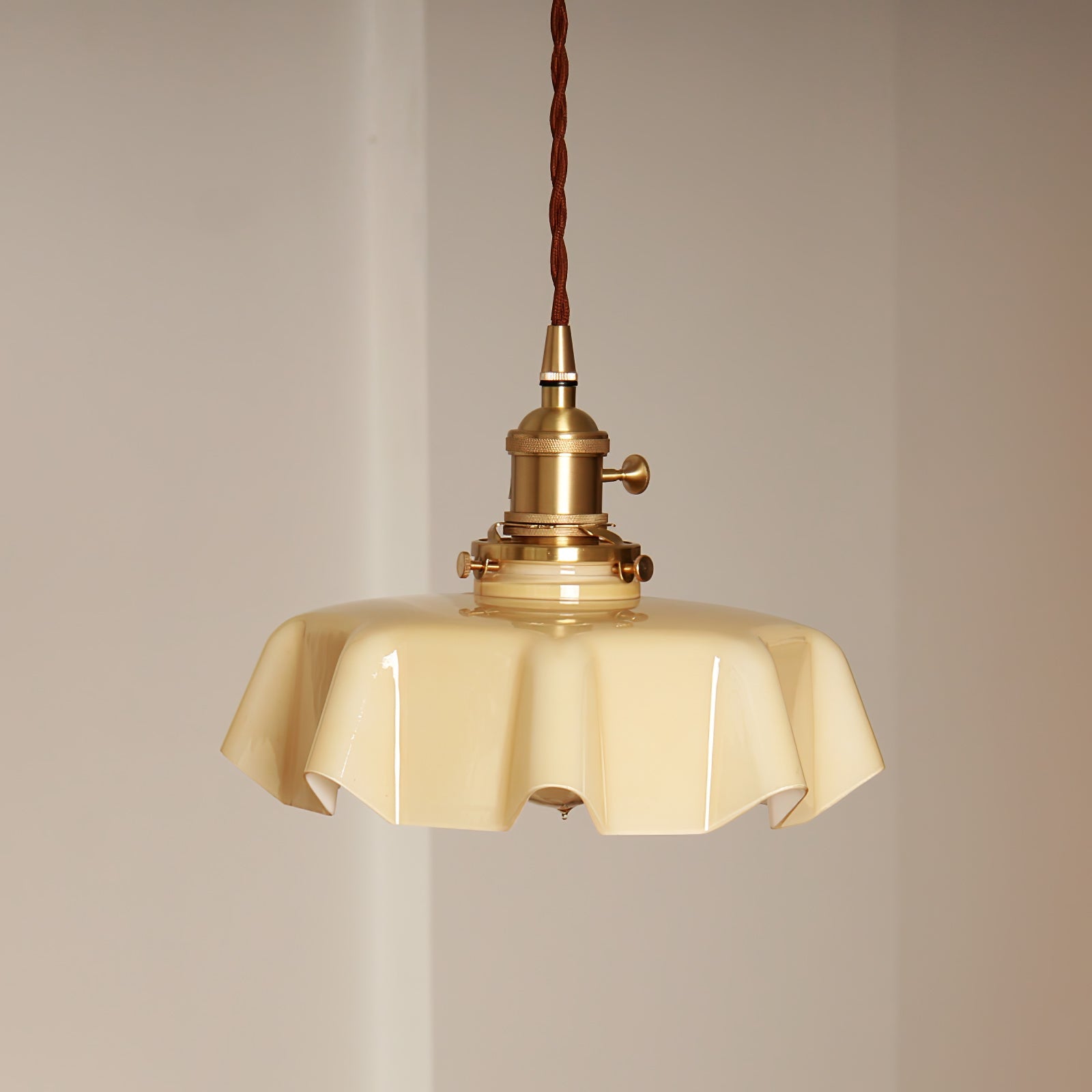 Plisséra | Suspension Vintage – Style Français et Charme Rétro