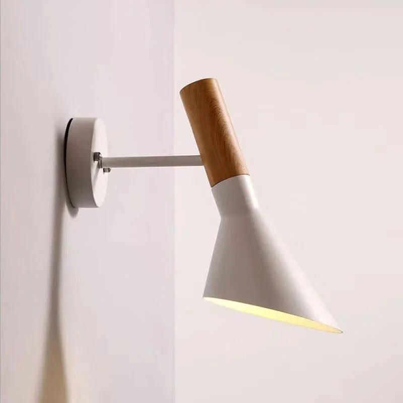 Auralis | Lampe LED – Design Élancé et Ambiance Accueillante