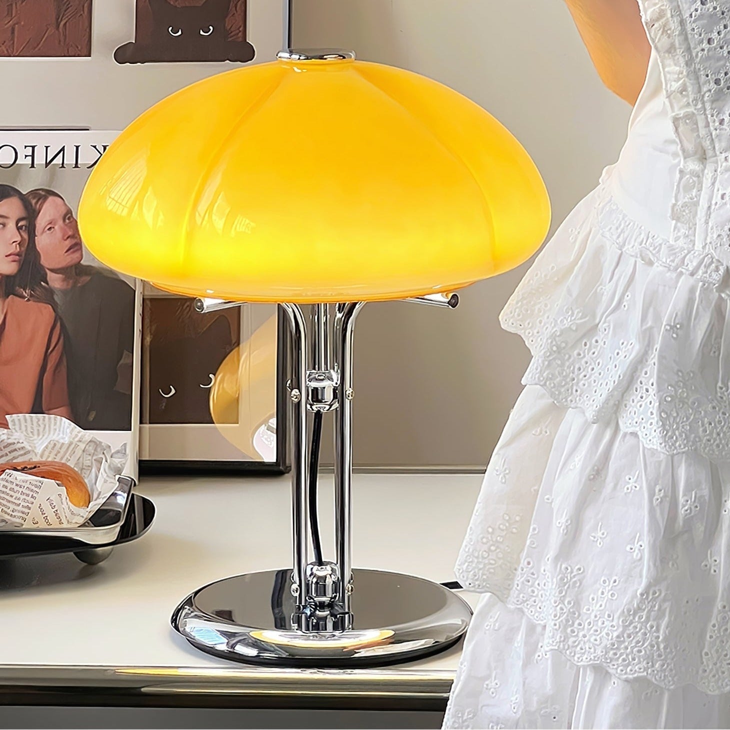 Améria | Lampe Bauhaus – Design Épuré et Lumière Ambiante