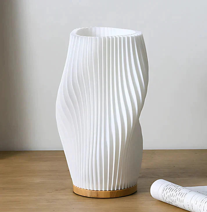 Véoria | Lampe de Table – Abat-Jour Ondulé et Lumière Douce