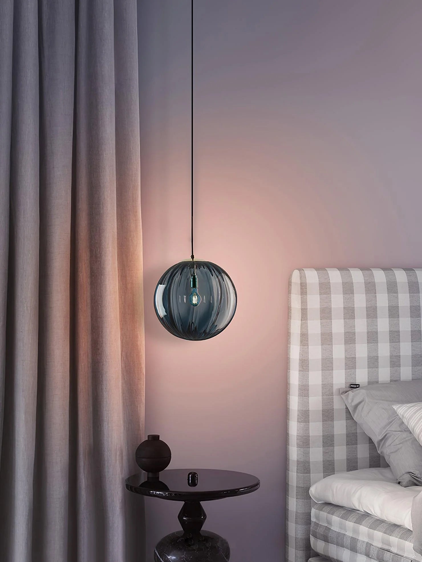 Éloura | Suspension Colorée – Teintes Intenses et Éclairage Chaleureux