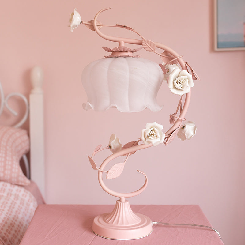 AuréFleur | Lampe à Roses – Atmosphère Romantique et Design Raffiné