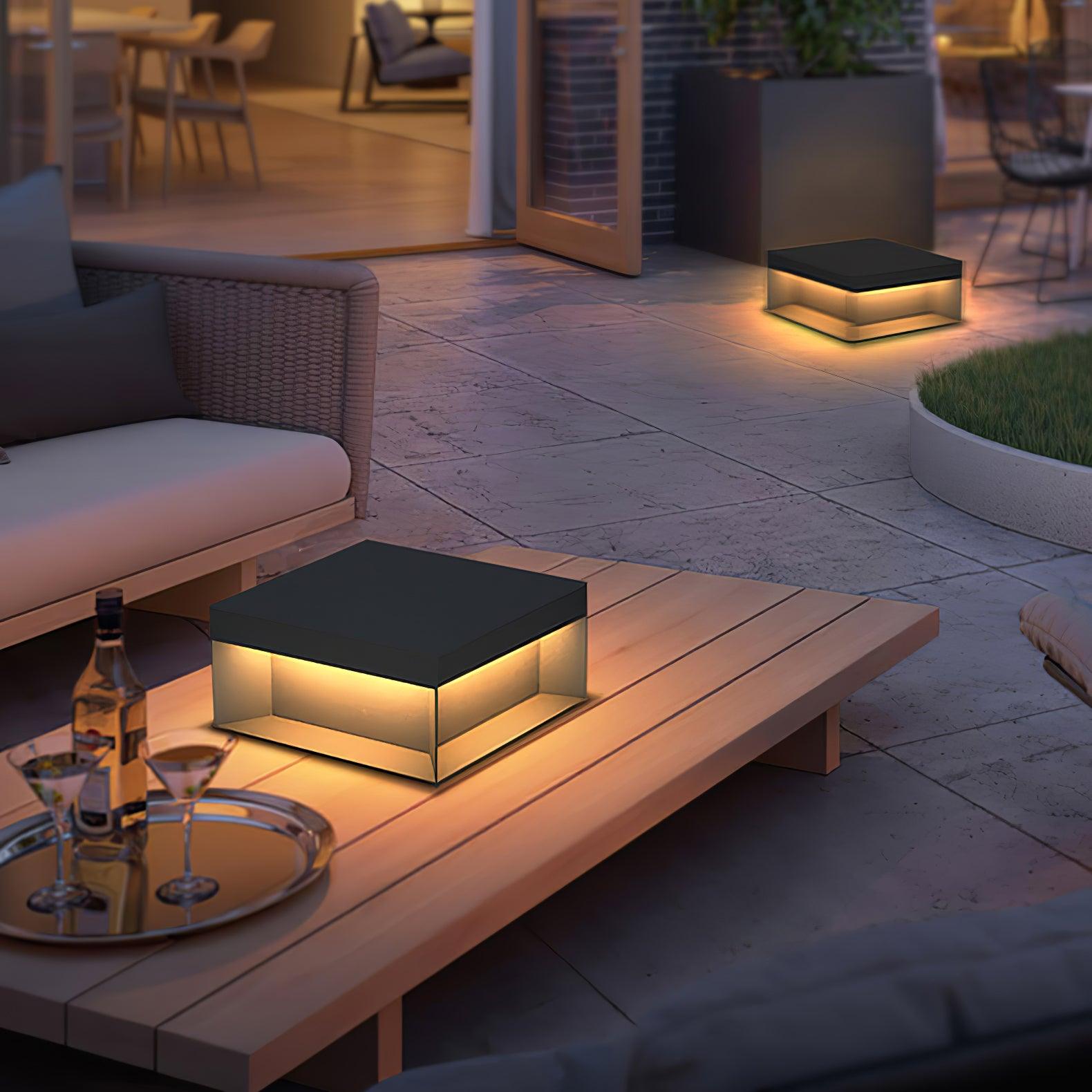 LumiJardin | Lampe de Pilier Solaire – Résistante UV et Intempéries