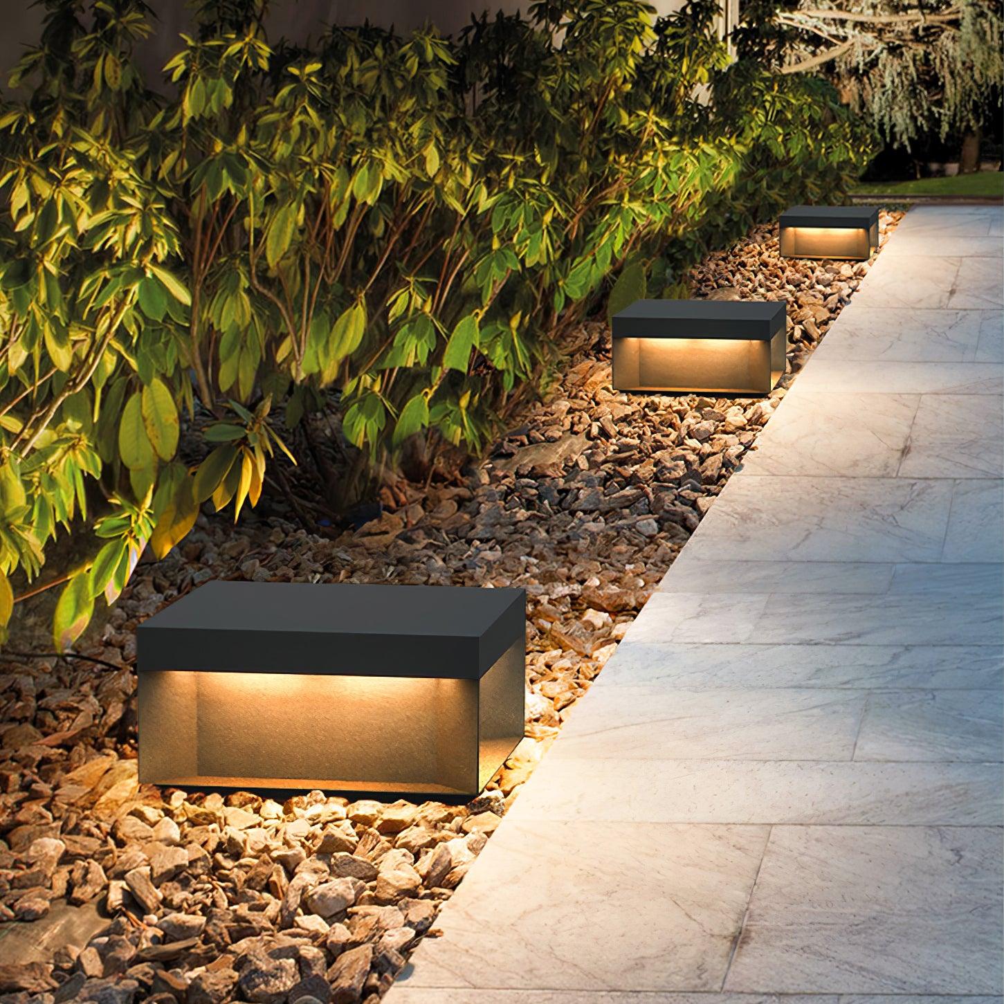 LumiJardin | Lampe de Pilier Solaire – Résistante UV et Intempéries