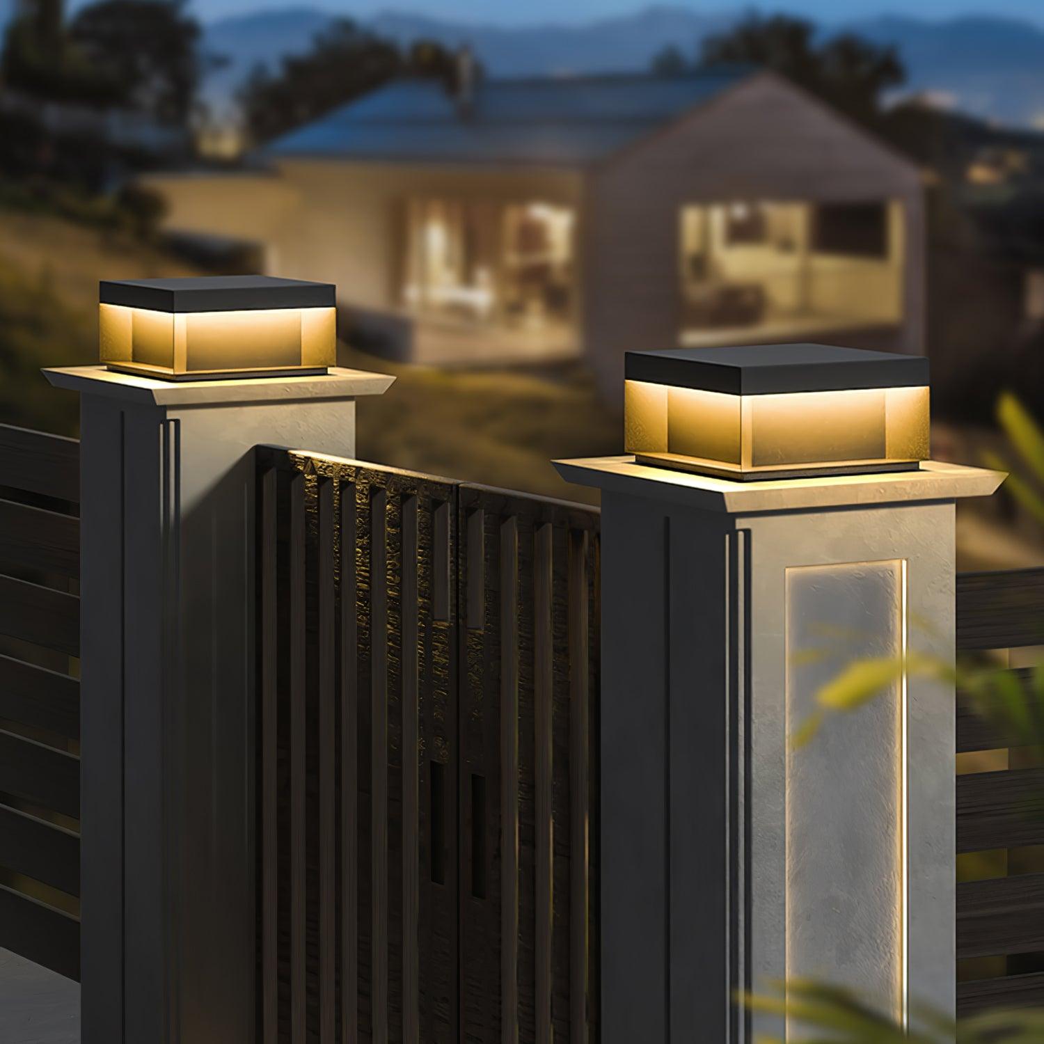 LumiJardin | Lampe de Pilier Solaire – Résistante UV et Intempéries