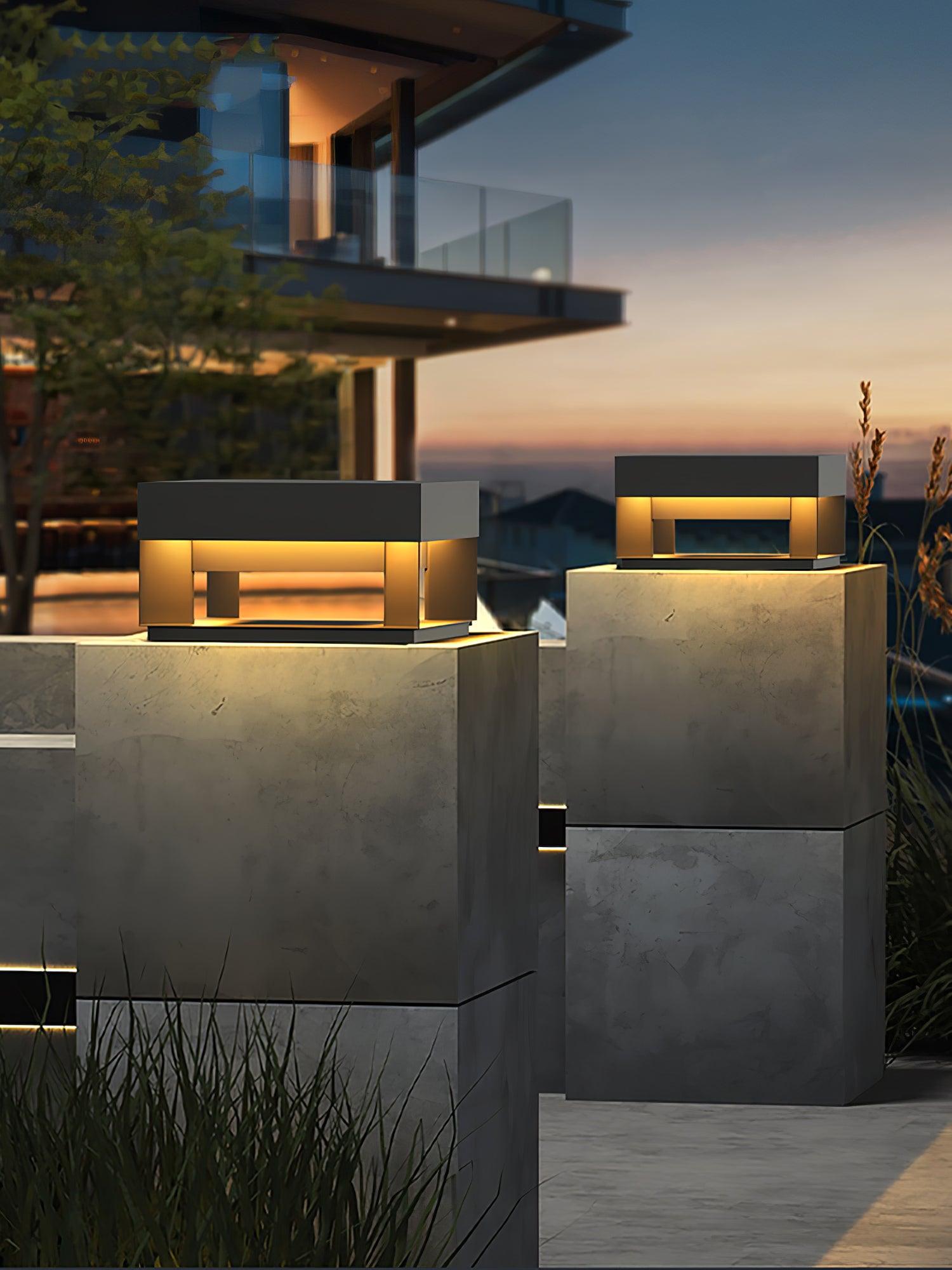 LumiJardin | Lampe de Pilier Solaire – Résistante UV et Intempéries
