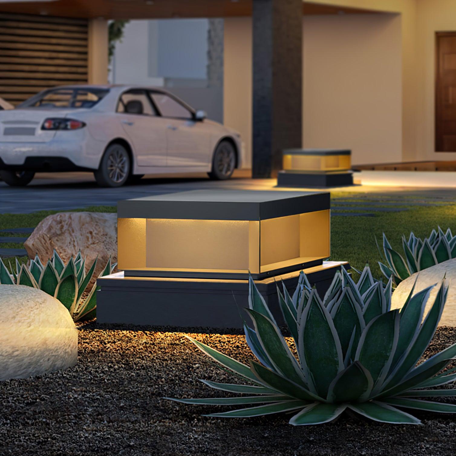 LumiJardin | Lampe de Pilier Solaire – Résistante UV et Intempéries