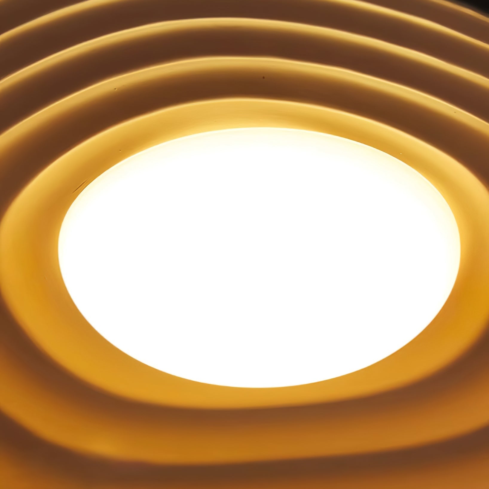 Maréva | Suspension LED – Courbes Élégantes et Éclat Raffiné