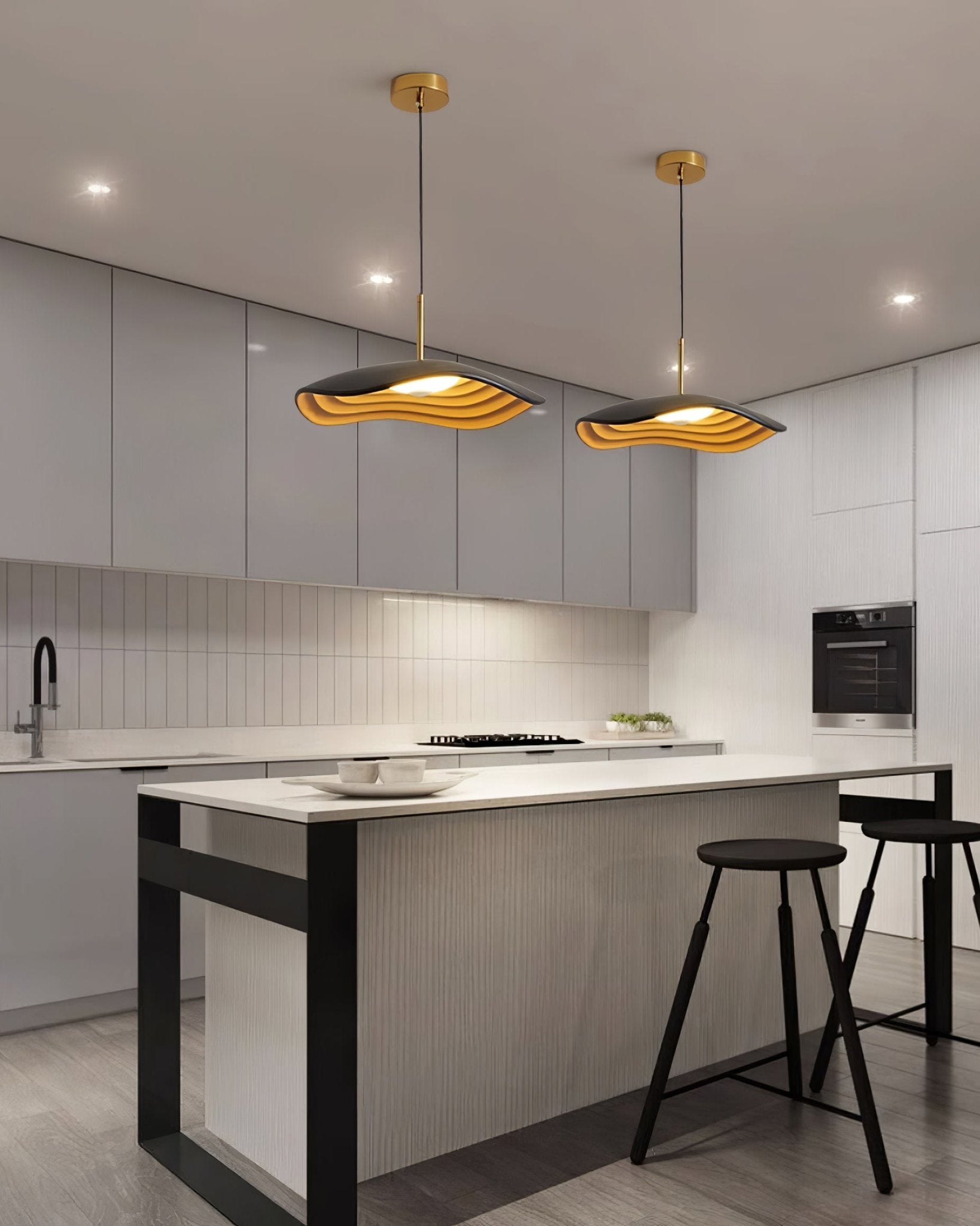Maréva | Suspension LED – Courbes Élégantes et Éclat Raffiné