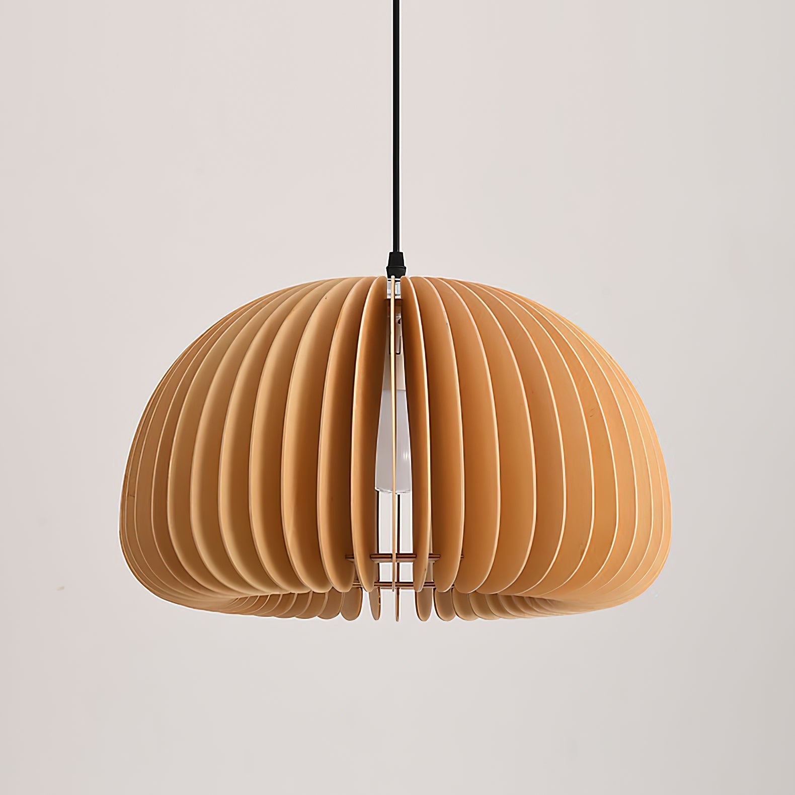 Sylviane | Suspension Nature – Ambiance Chaleureuse et Esprit Libre