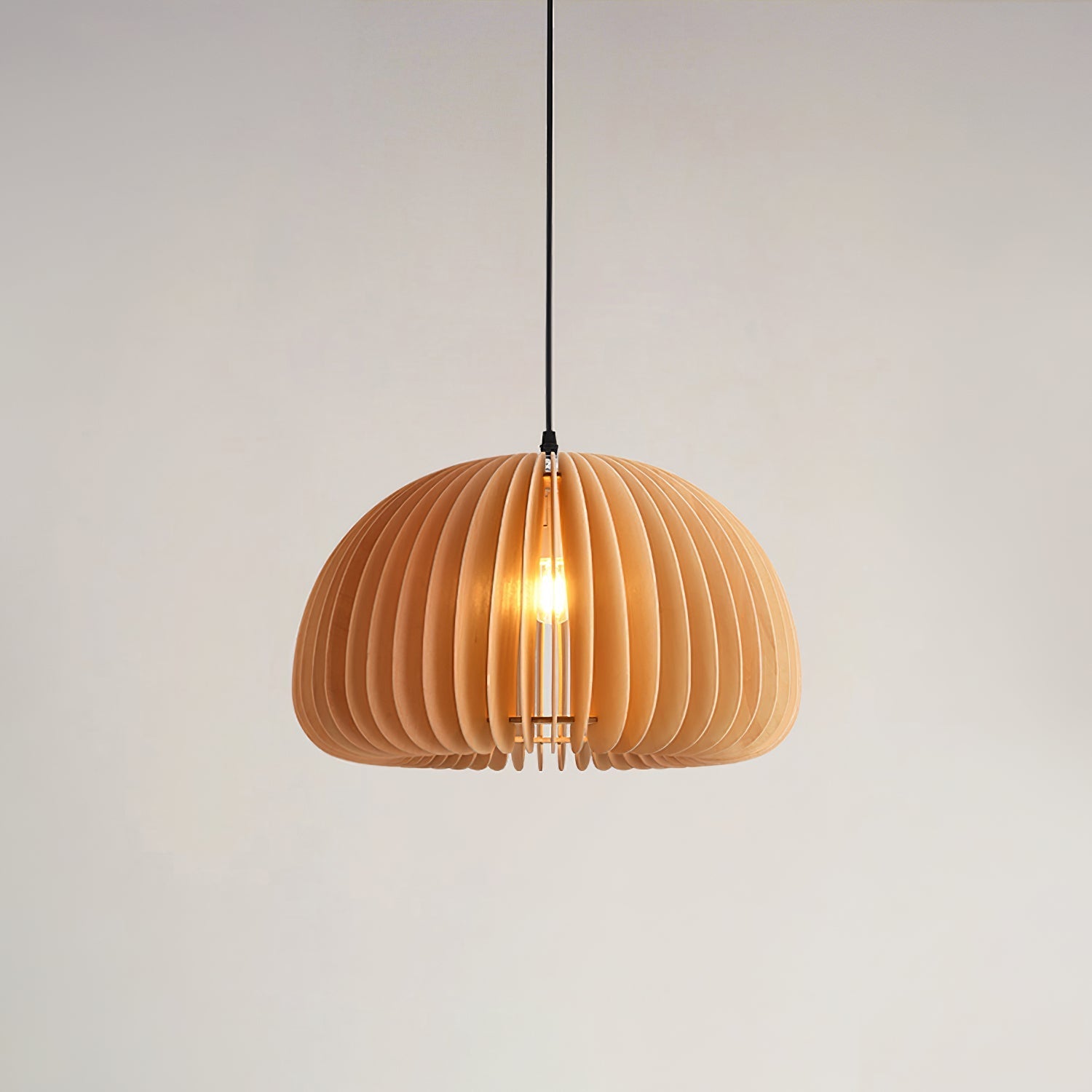Sylviane | Suspension Nature – Ambiance Chaleureuse et Esprit Libre