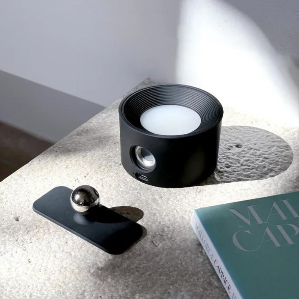 Alésia | Lampe LED fine avec bras flexible