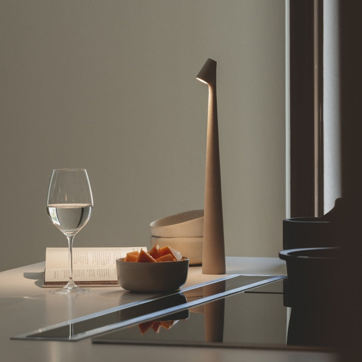 Aluvia | Lampe de Table LED – Élégance Moderne & Sans Fil