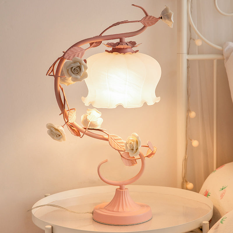 AuréFleur | Lampe à Roses – Atmosphère Romantique et Design Raffiné