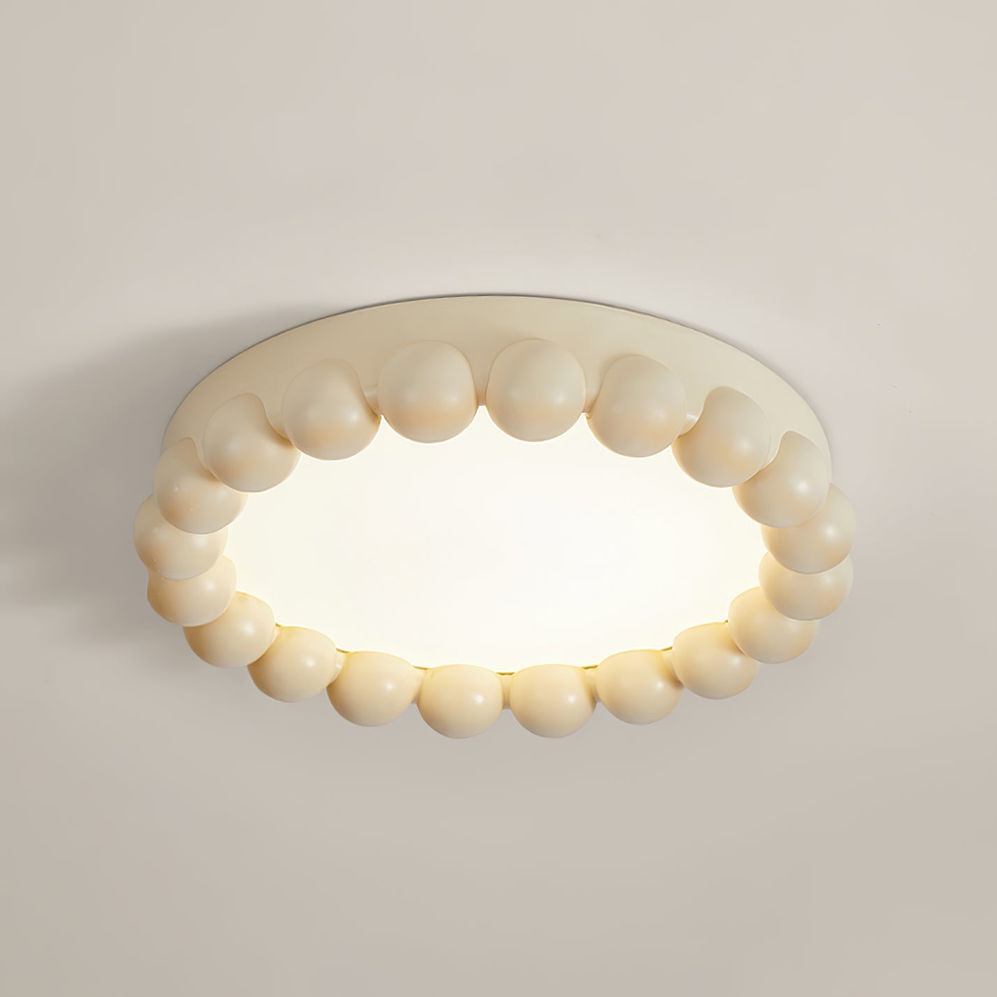 Névara | Plafonnier LED – Style Minimaliste et Raffinement Contemporain