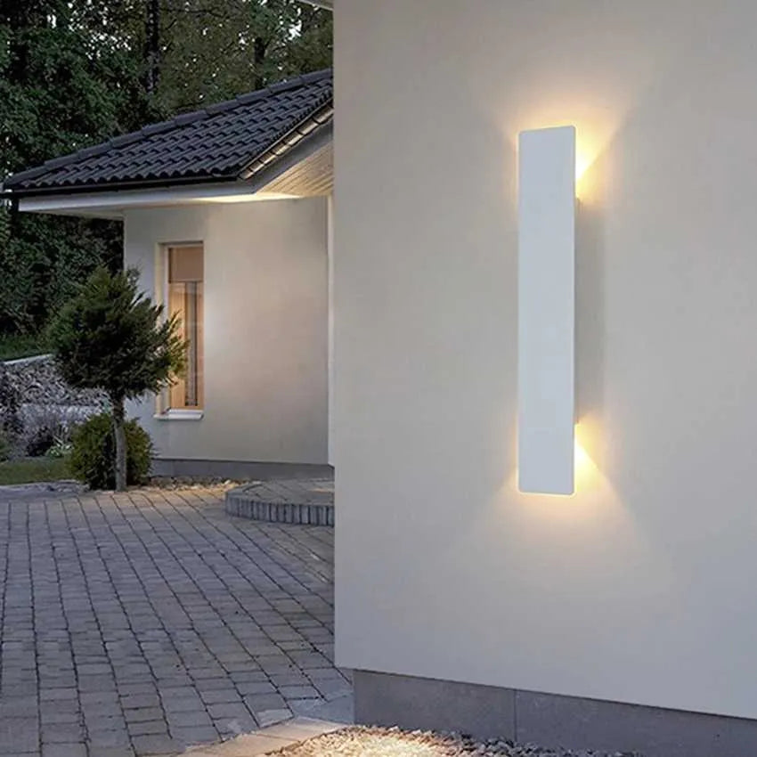 Clairvoix | Applique Murale Extérieure – Éclairage LED Étanche et Élégant Blanc