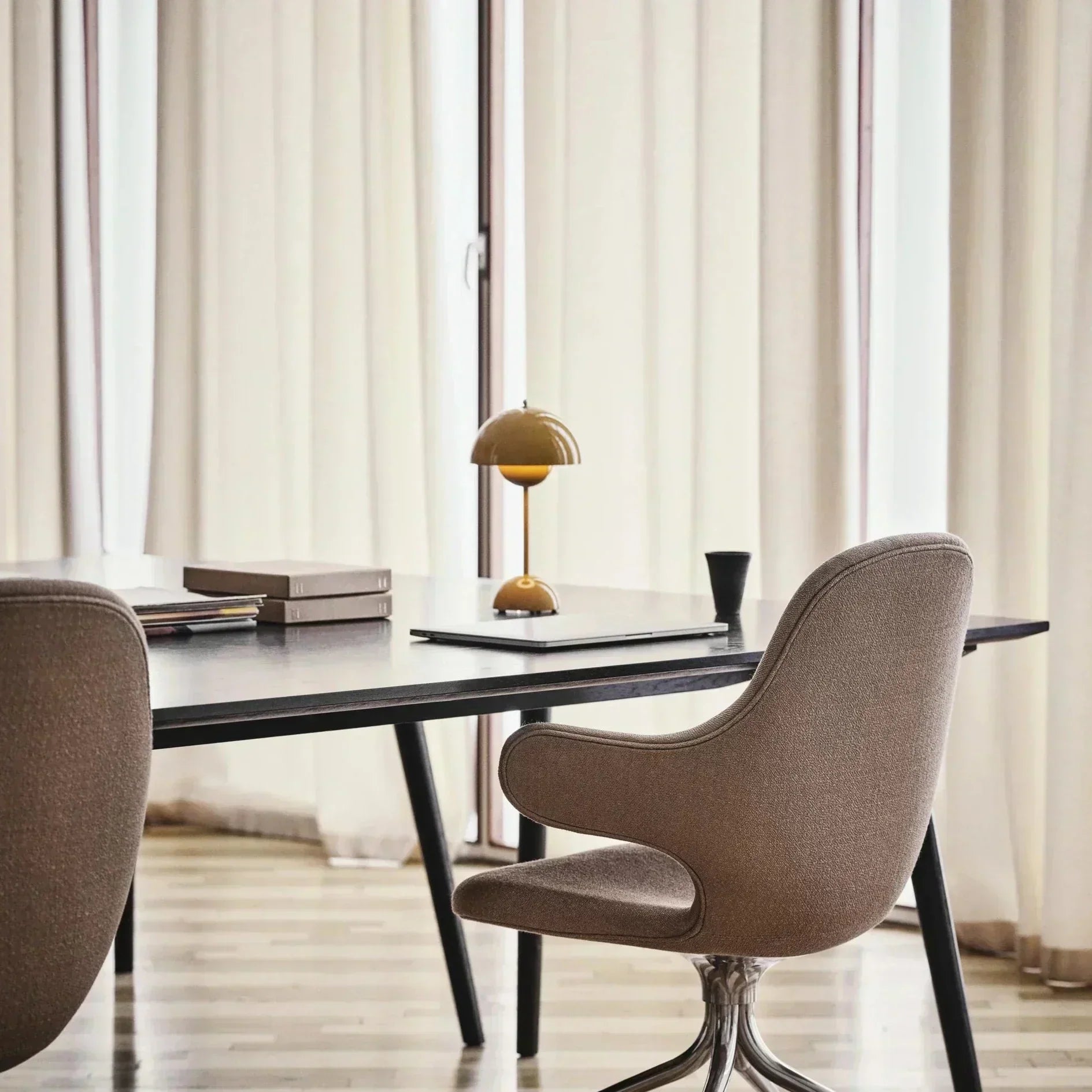 Erylia | Lampe de Table LED – Éclairage Moderne et Élégant