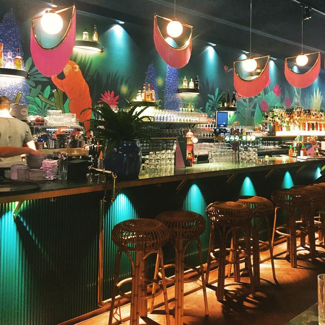 Frangoria | Suspension Bohème – Glamour Années 30 et Ambiance Colorée