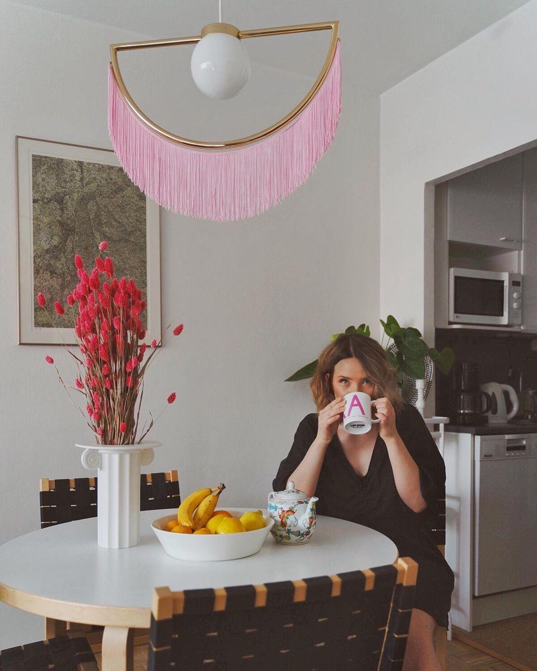 Frangoria | Suspension Bohème – Glamour Années 30 et Ambiance Colorée