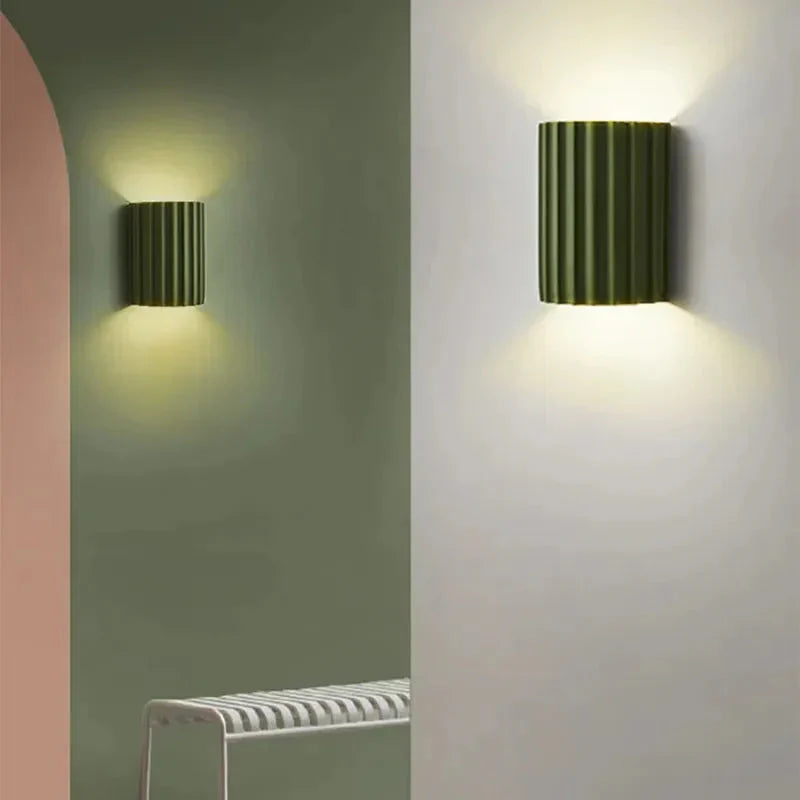 Nivoria | Applique Murale – Accents Plissés et Atmosphère Chic