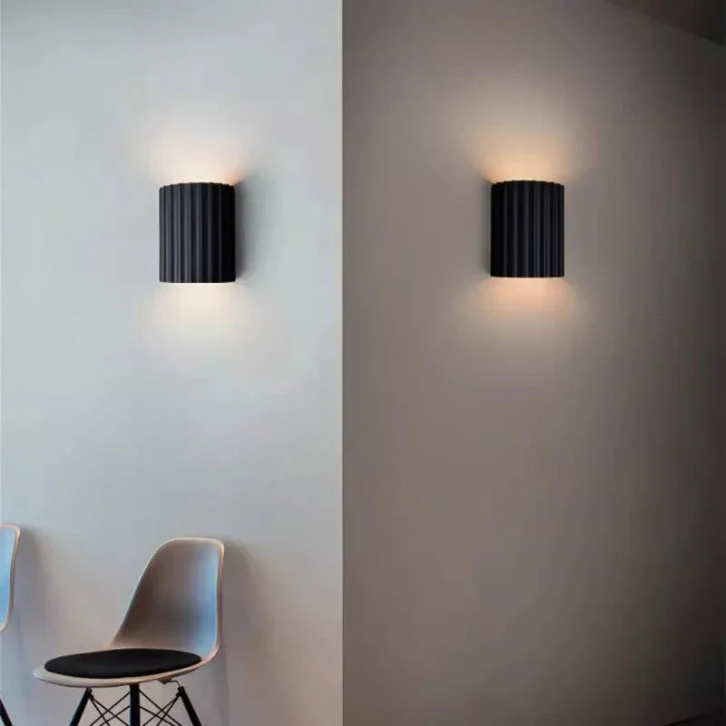 Nivoria | Applique Murale – Accents Plissés et Atmosphère Chic