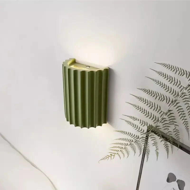 Nivoria | Applique Murale – Accents Plissés et Atmosphère Chic