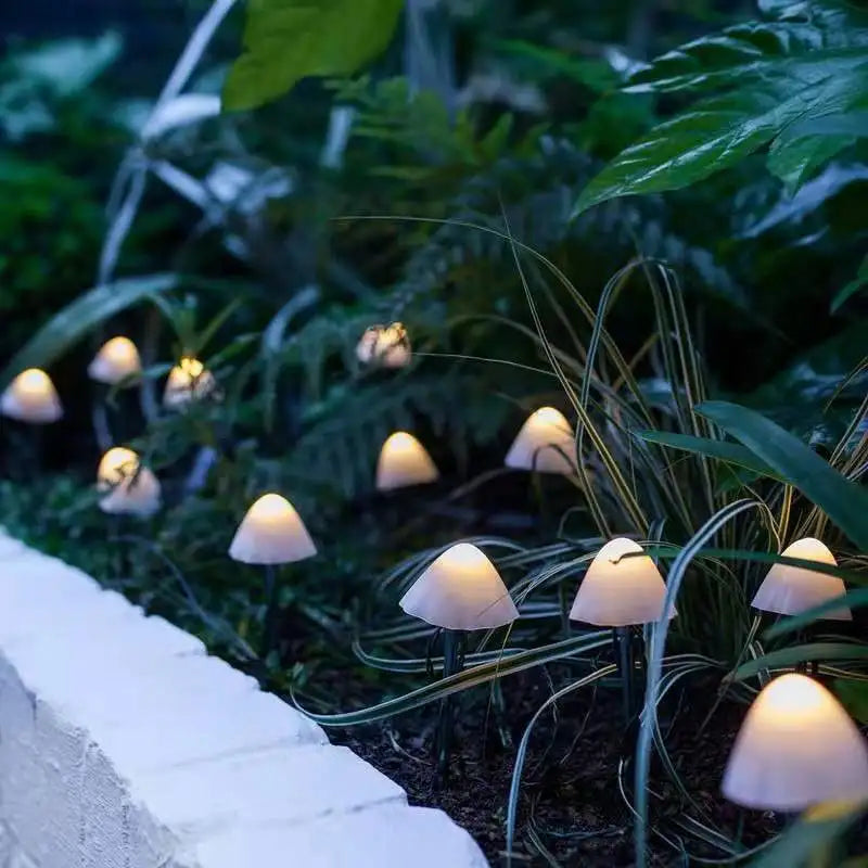 Mycélia | Guirlandes Solaires LED Champignons – Éclairage de Jardin Résistant aux Intempéries