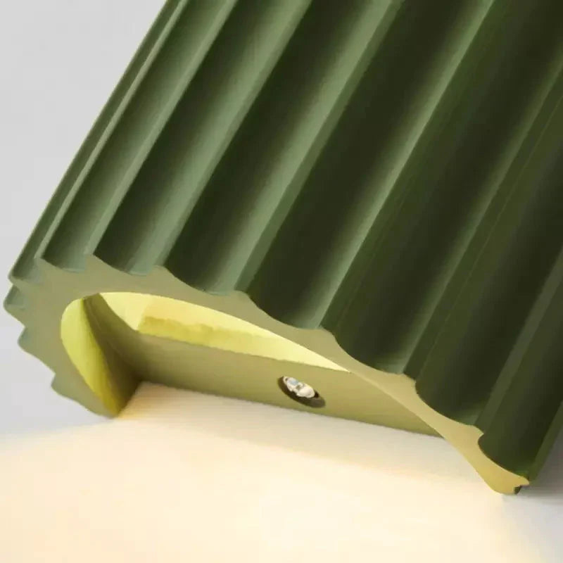 Nivoria | Applique Murale – Accents Plissés et Atmosphère Chic