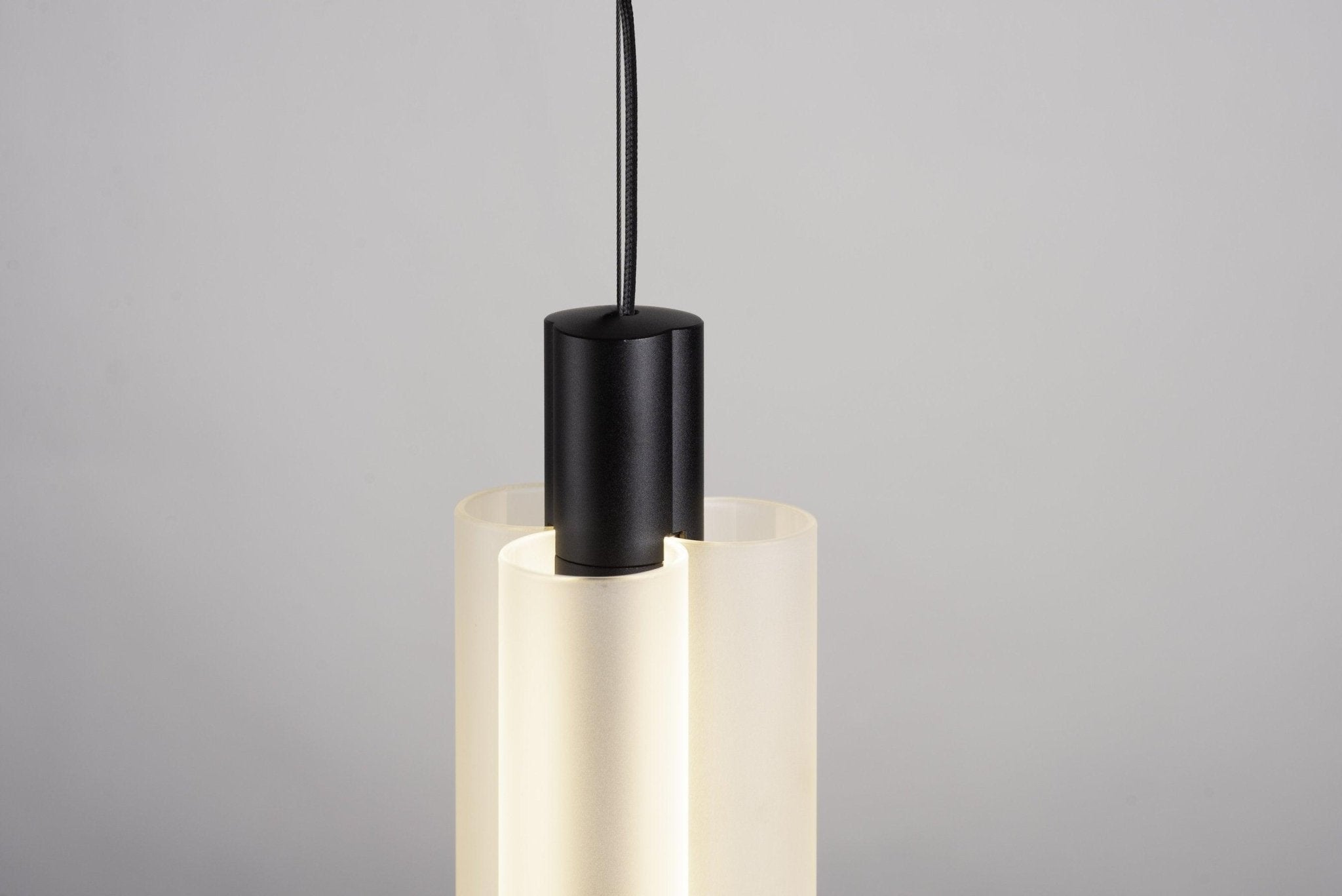 Oréline | Lampe Suspendue – Finitions or ou noir câble réglable