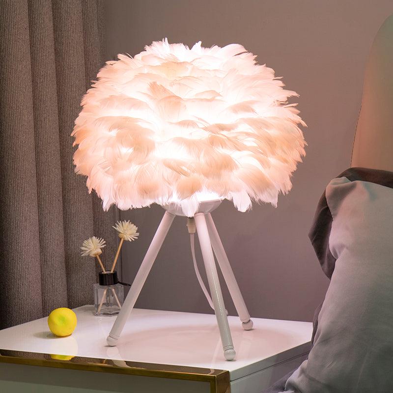 Plumélia | Lampe de Table – Abat-jour plume halo chaleureux Blanc+Rose