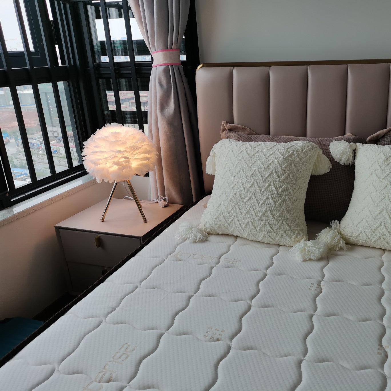 Plumélia | Lampe de Table – Abat-jour plume halo chaleureux