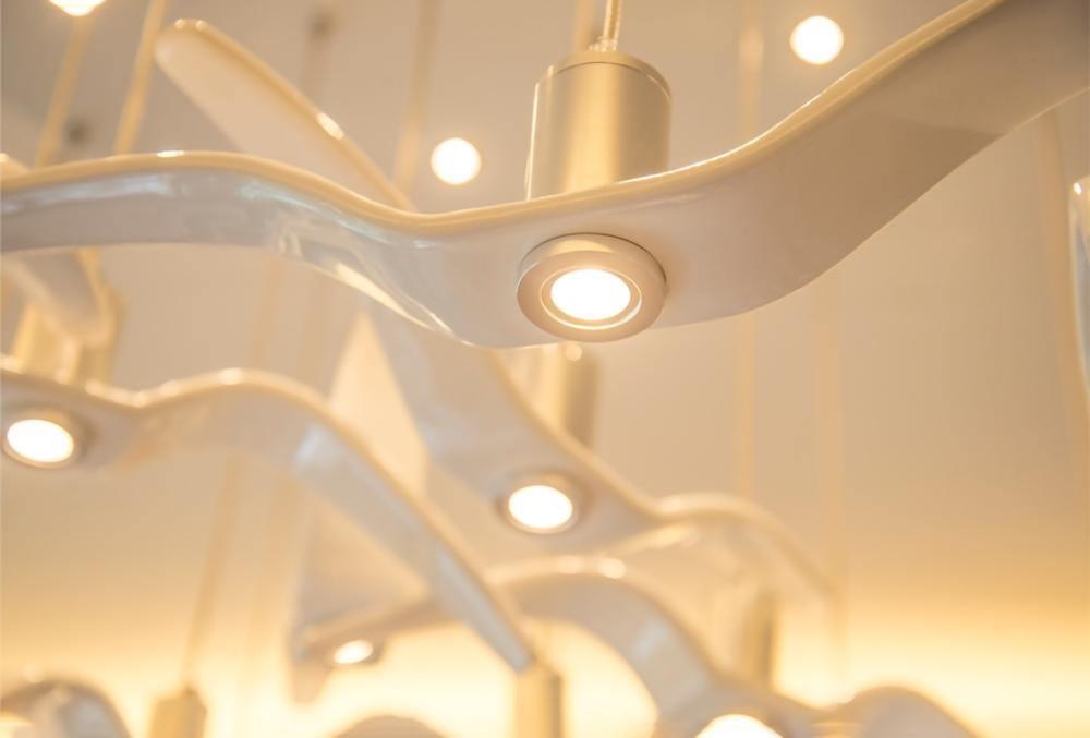 Alvoria | Lustre LED – Élégance Aérienne et Design Minimaliste