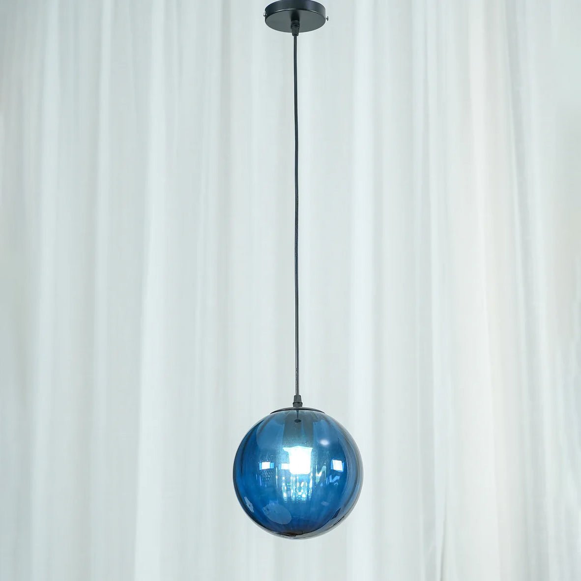 Éloura | Suspension Colorée – Teintes Intenses et Éclairage Chaleureux