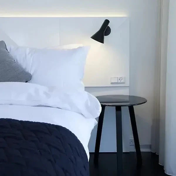 Auralis | Lampe LED – Design Élancé et Ambiance Accueillante