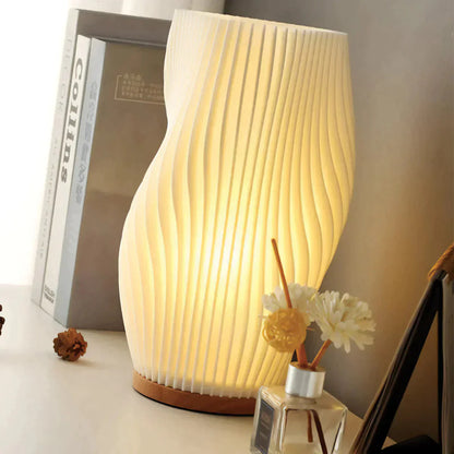 Véoria | Lampe de Table – Abat-Jour Ondulé et Lumière Douce