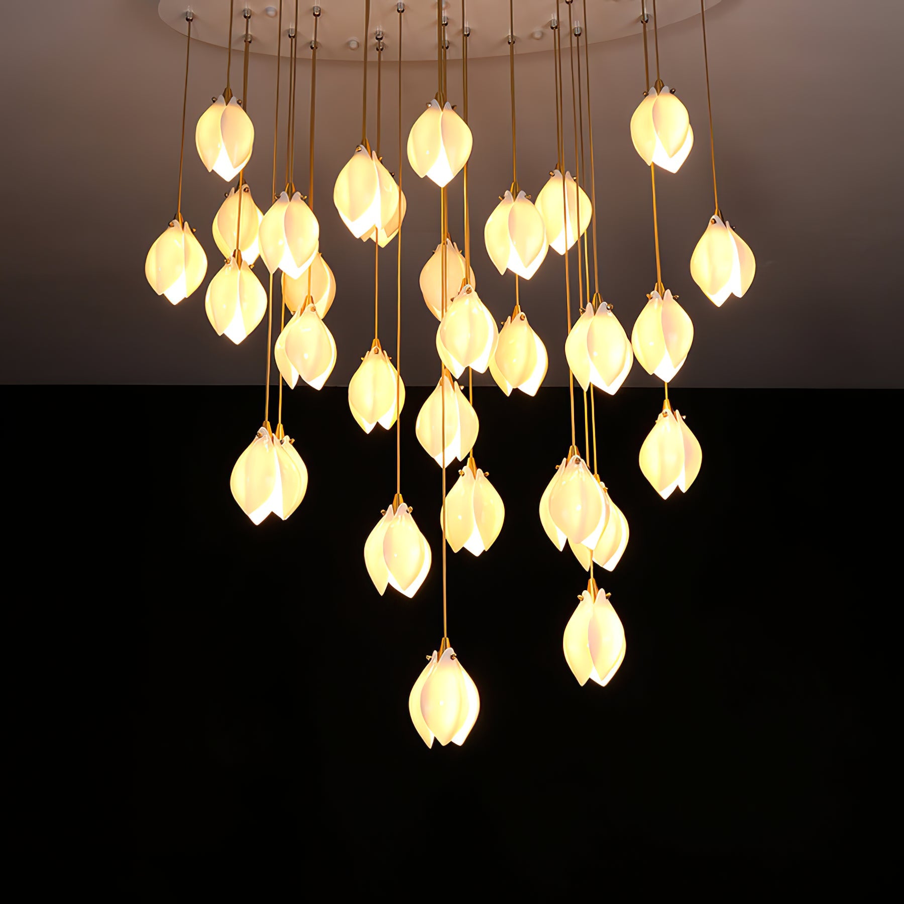 Orévia | Suspension Florale – Lumière Douce et Charme Naturel