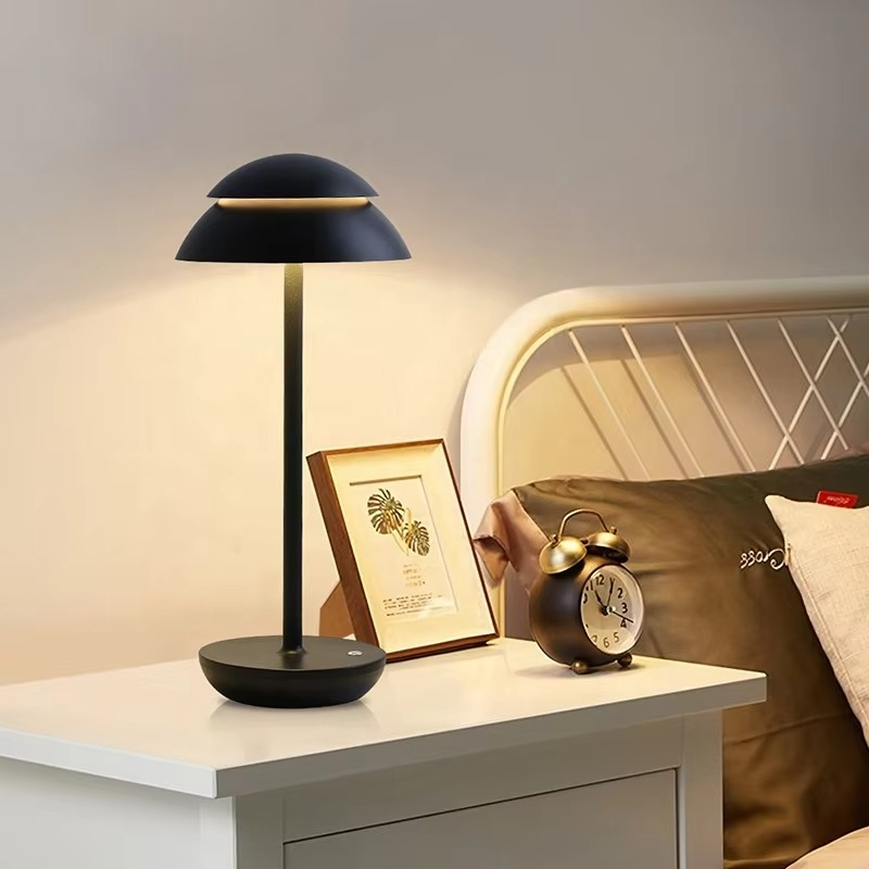 Néboria | Lampe de Table – Raffinement Moderne et Lumière Chaude
