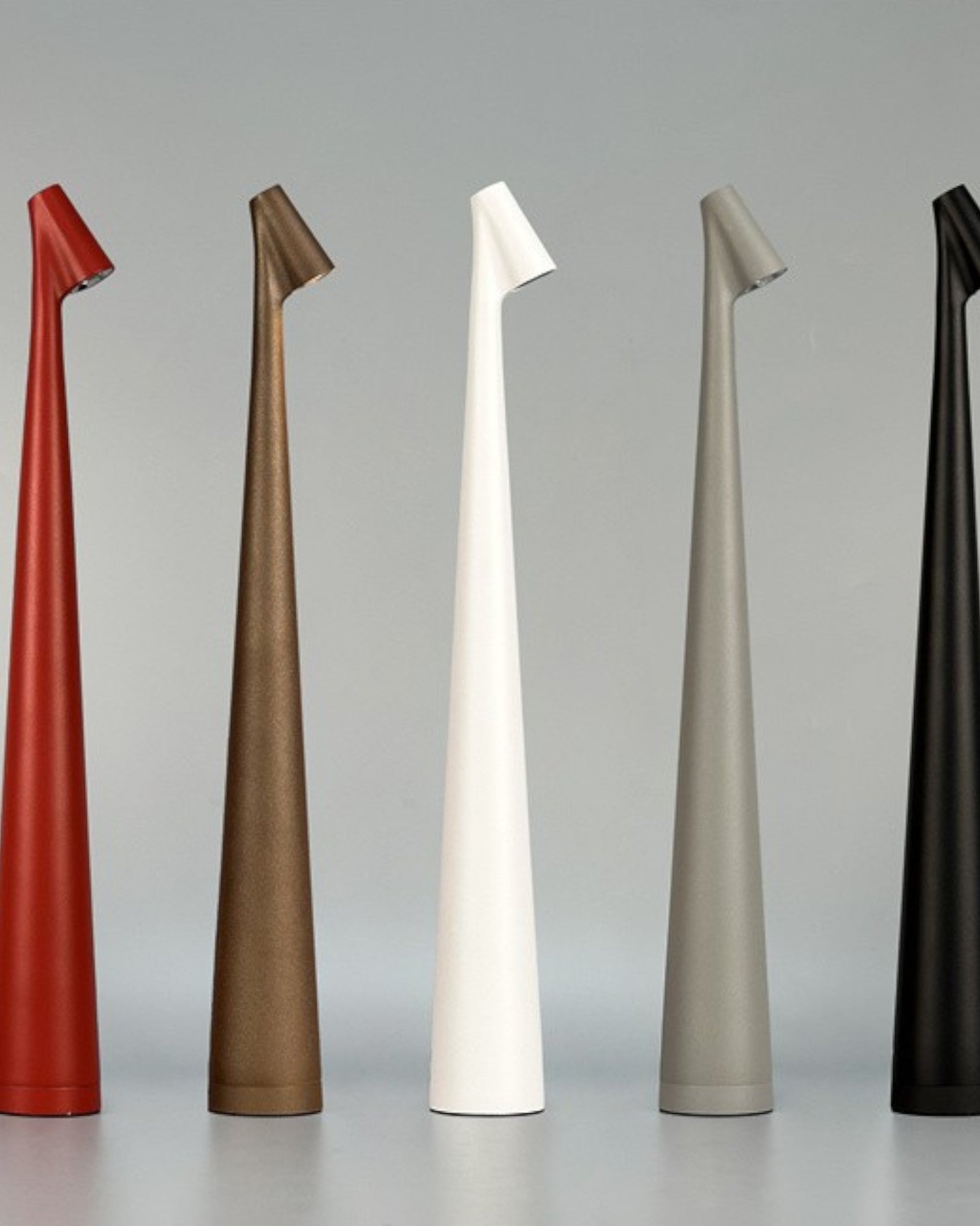 Lampe de Table Rechargeable Sans Fil en Aluminium avec Contrôle Tactile et 3 Niveaux de Luminosité – Design Moderne et Élégant 6