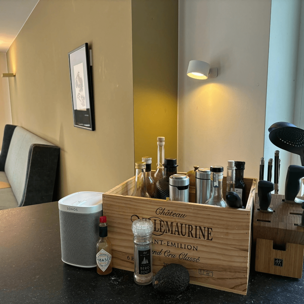 Luméa | Applique Murale LED – Éclairage Sans Fil et Tête Rotative 360°