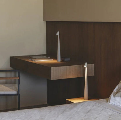 Aurélia | Lampe LED – Raffinement Durable et Lumière Ajustable