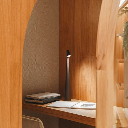 Aurélia | Lampe LED – Raffinement Durable et Lumière Ajustable
