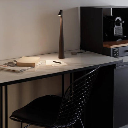 Aurélia | Lampe LED – Raffinement Durable et Lumière Ajustable