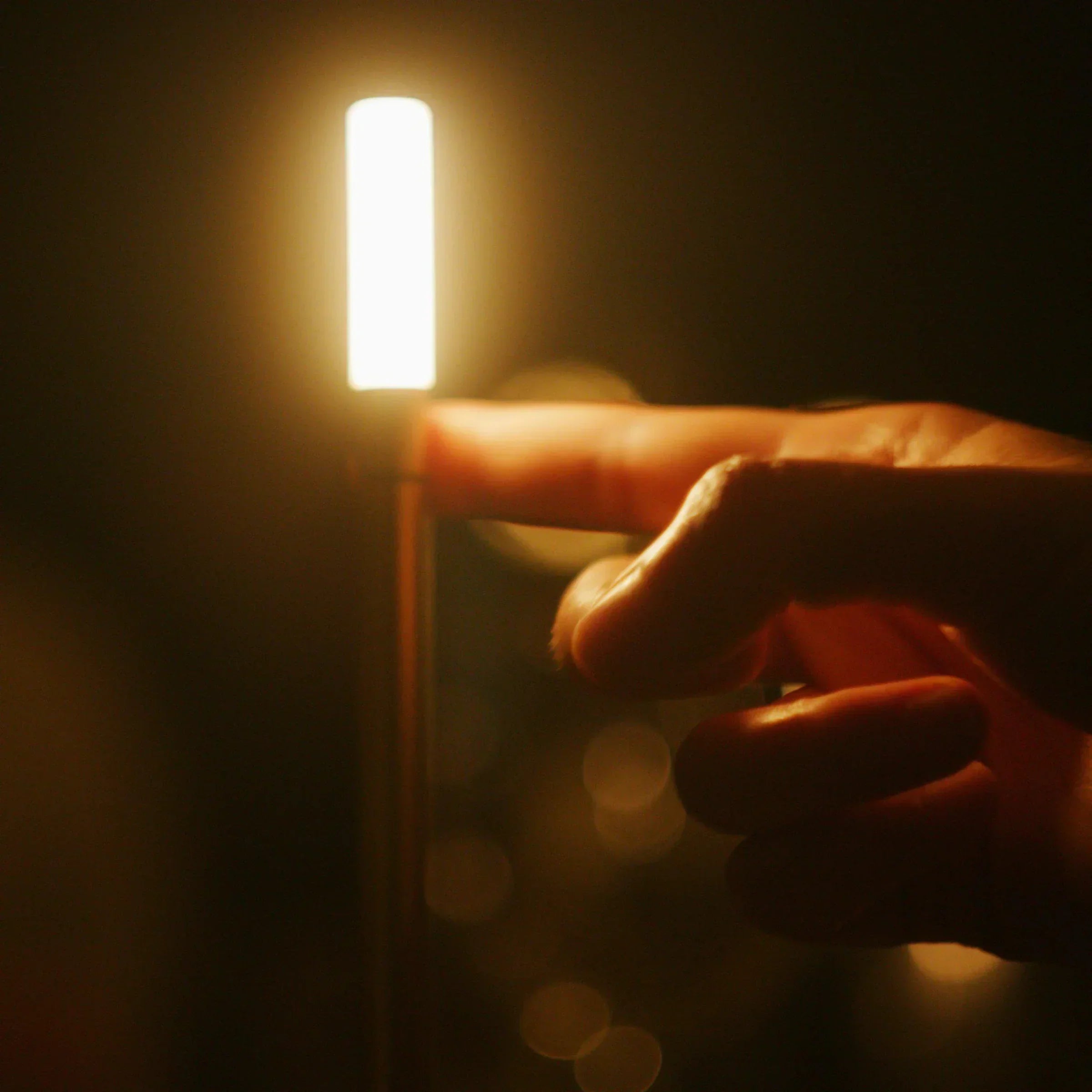 Lunélys | Bougie LED – Ambiance Chaleureuse et Design Élancé